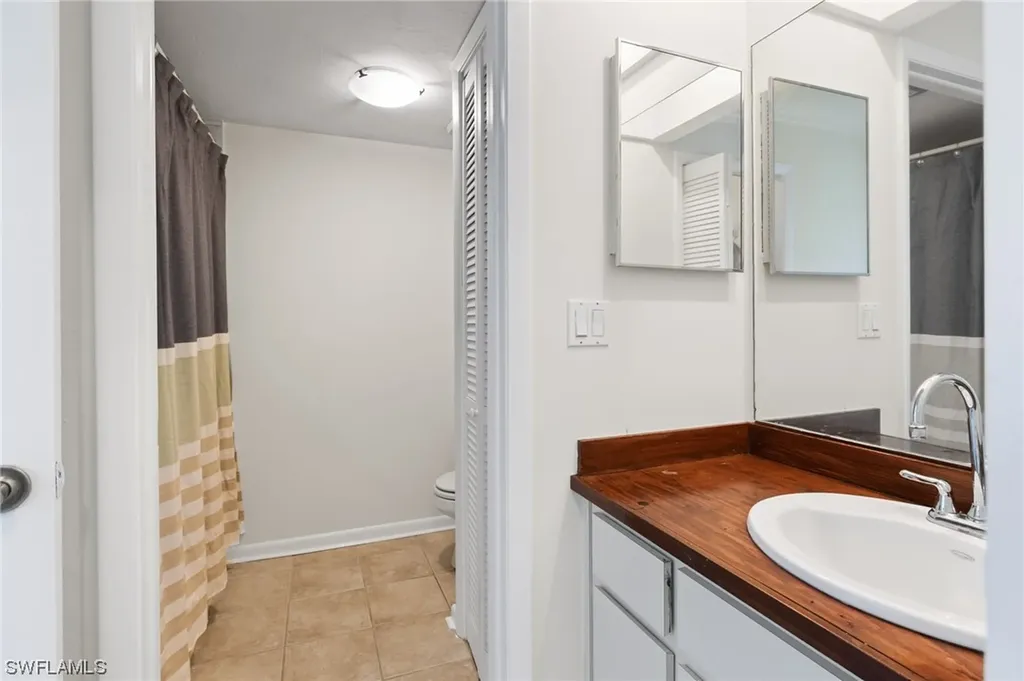1566 Blue Point Avenue Naples FL 34102