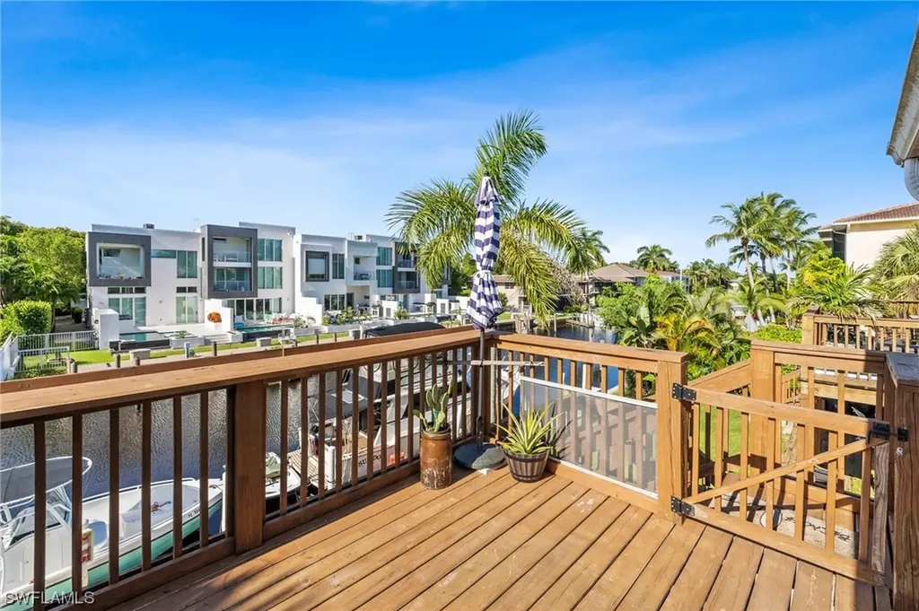 1566 Blue Point Avenue Naples FL 34102