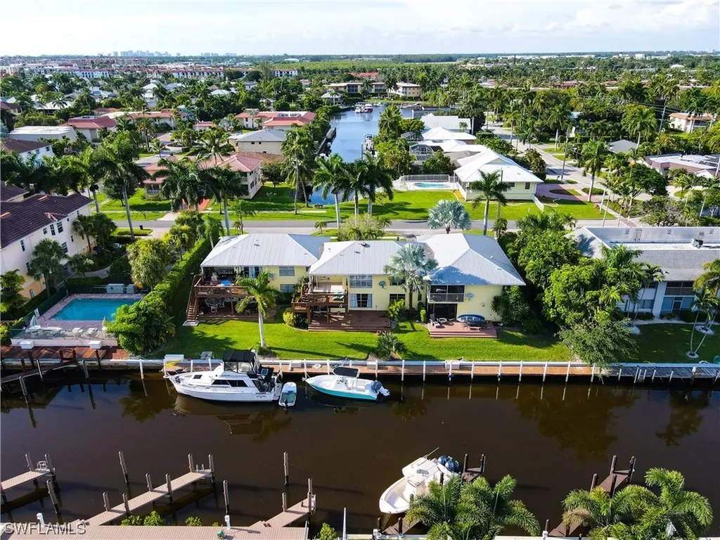 1566 Blue Point Avenue Naples FL 34102