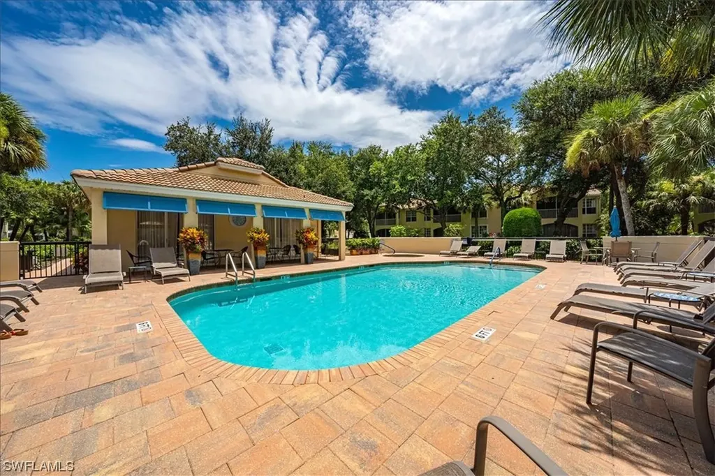 85 Silver Oaks Circle Naples FL 34119