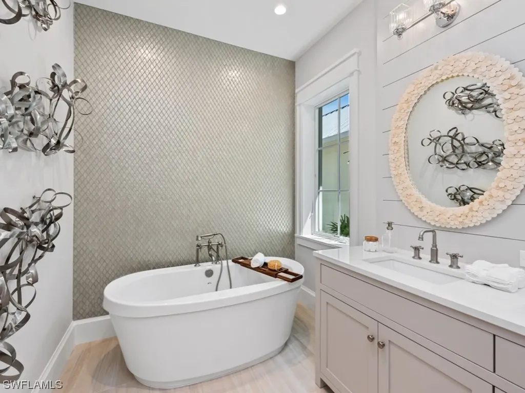 1463 2nd Avenue S Naples FL 34102