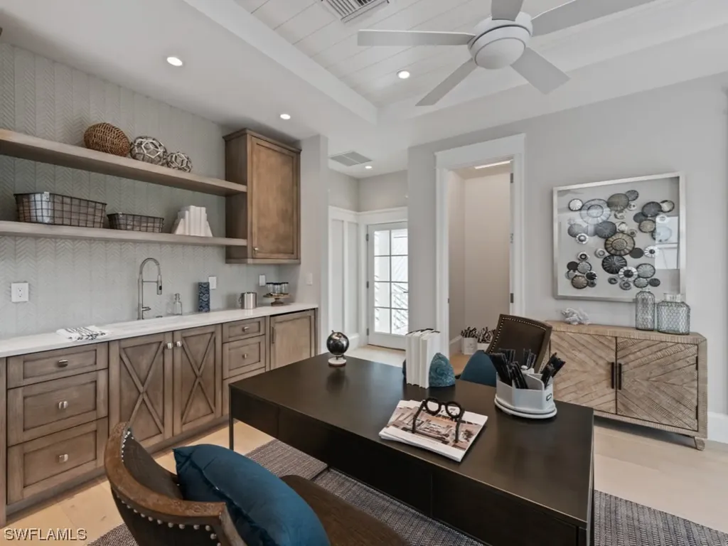 1463 2nd Avenue S Naples FL 34102
