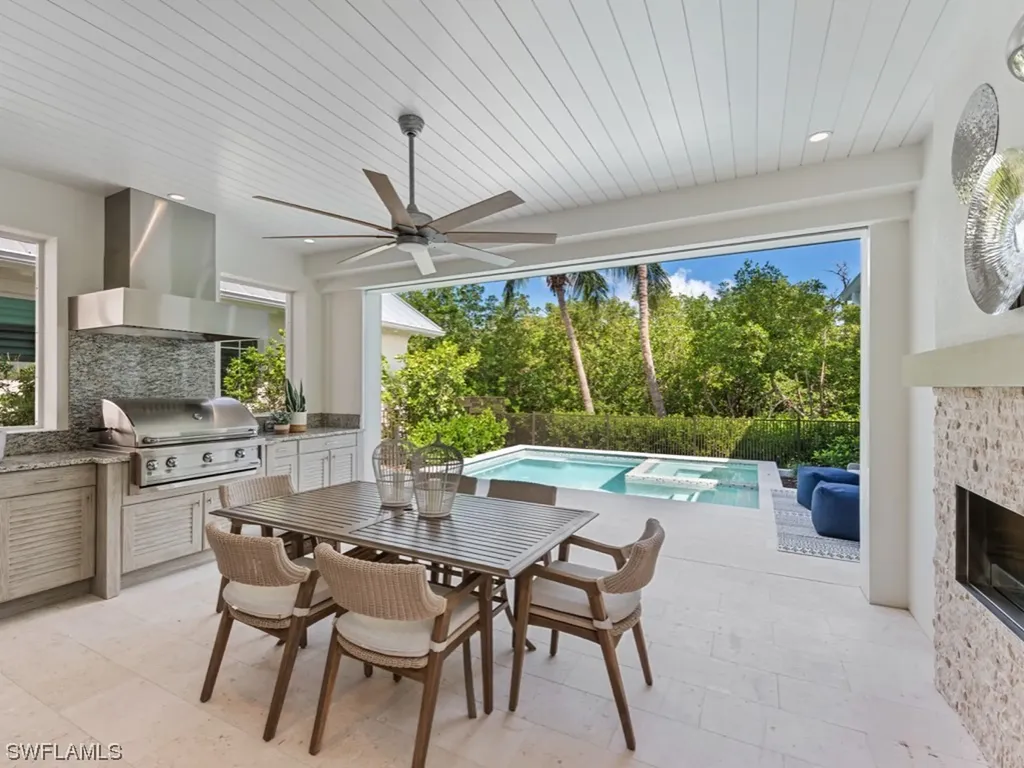 1463 2nd Avenue S Naples FL 34102