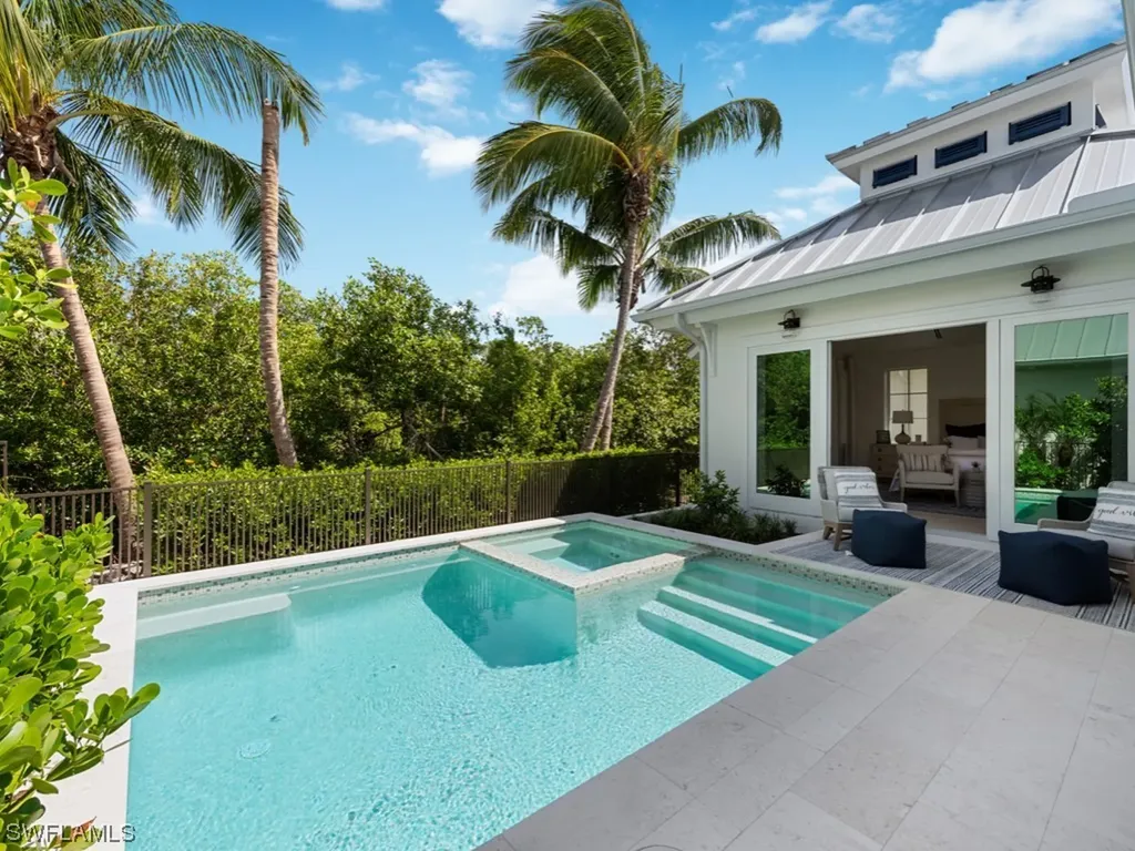 1463 2nd Avenue S Naples FL 34102
