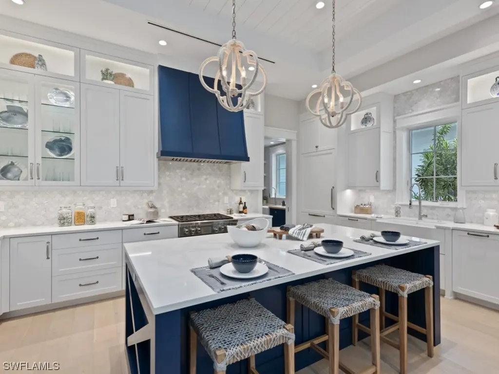 1463 2nd Avenue S Naples FL 34102