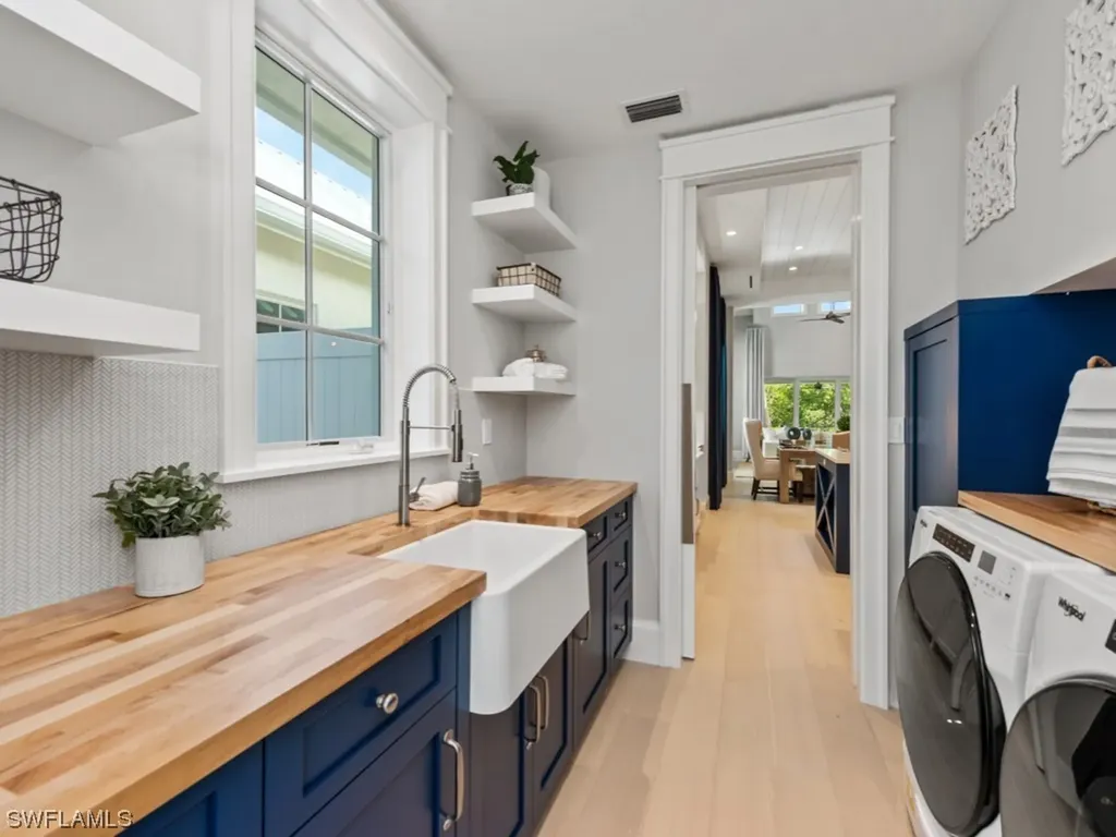 1463 2nd Avenue S Naples FL 34102