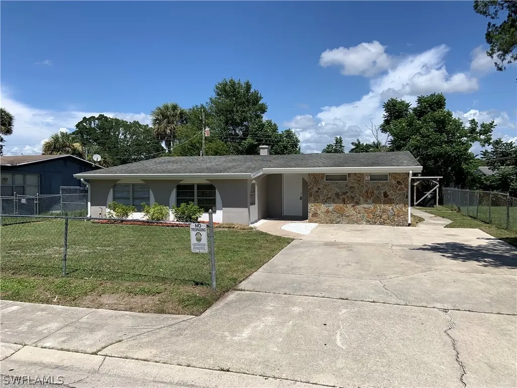 1645 Henderson Avenue Fort Myers FL 33916