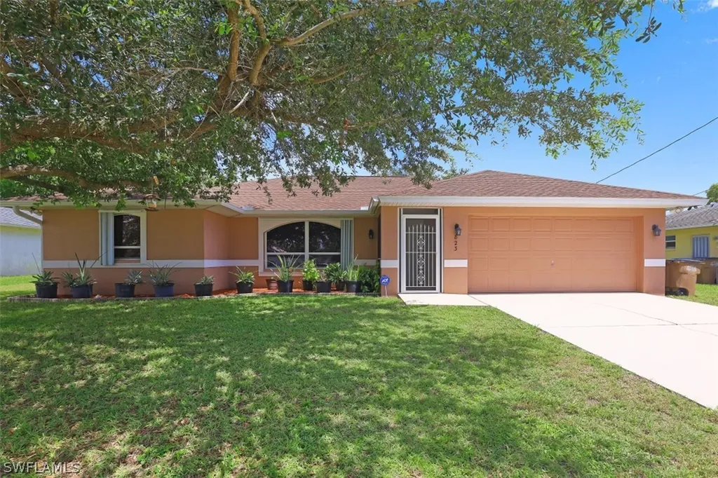 823 SE 20th Place Cape Coral FL 33990
