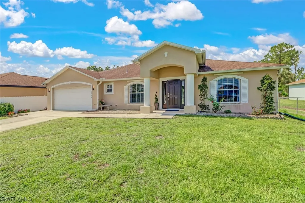 2720 27th Avenue NE Naples FL 34120