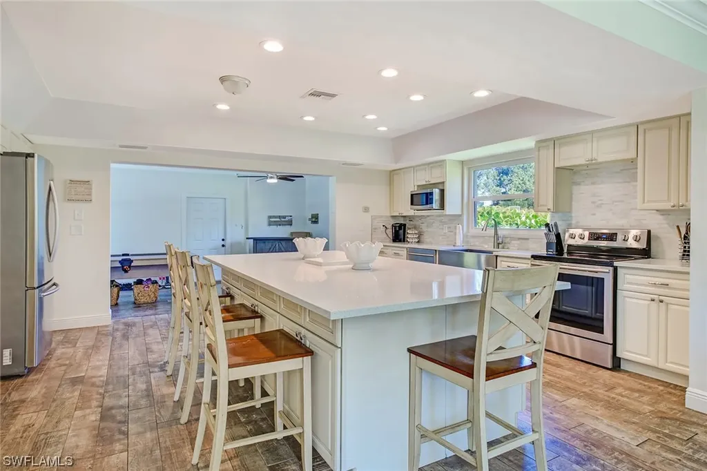 Naples FL, 5725 Napa Woods Way