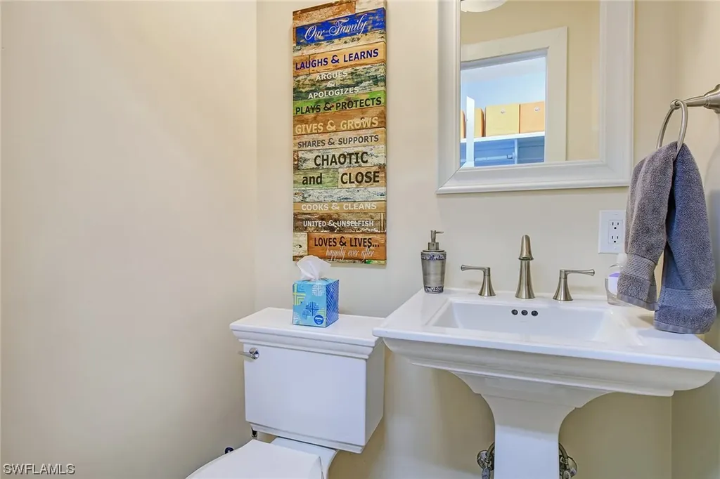 5725 Napa Woods Way Naples FL 34116