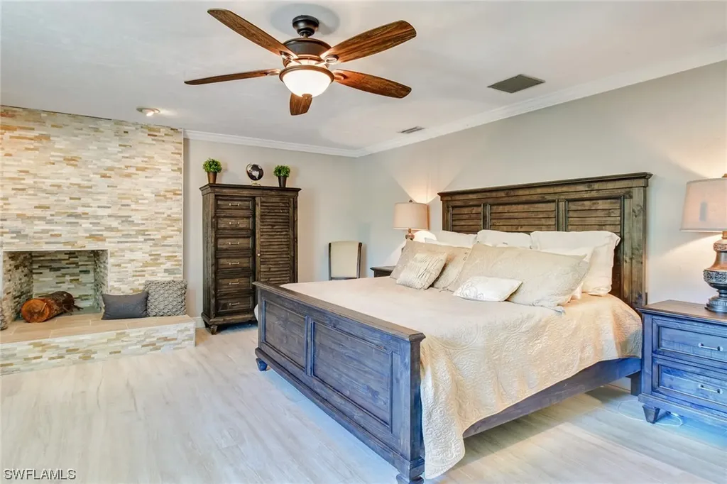 5725 Napa Woods Way Naples FL 34116