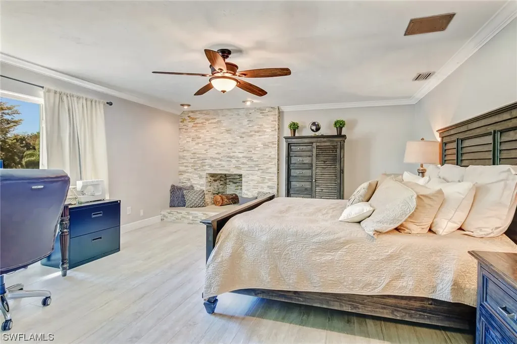 5725 Napa Woods Way Naples FL 34116