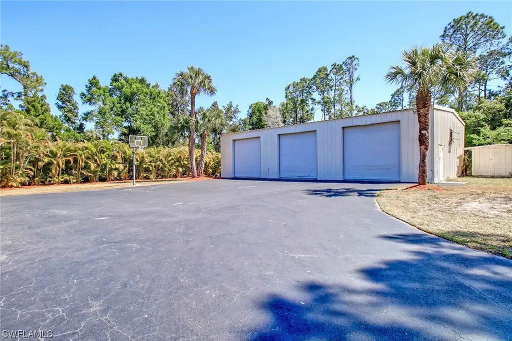 5725 Napa Woods Way Naples FL 34116