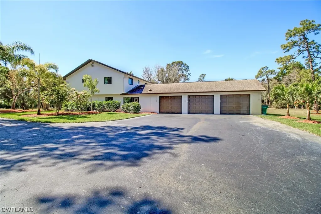 5725 Napa Woods Way Naples FL 34116