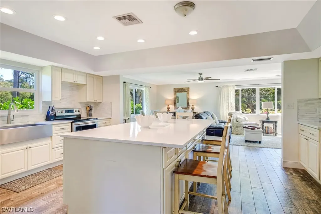 5725 Napa Woods Way Naples FL 34116