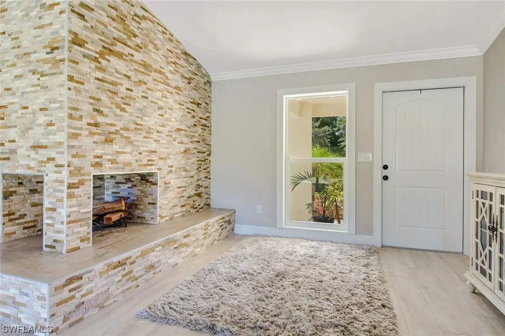 5725 Napa Woods Way Naples FL 34116