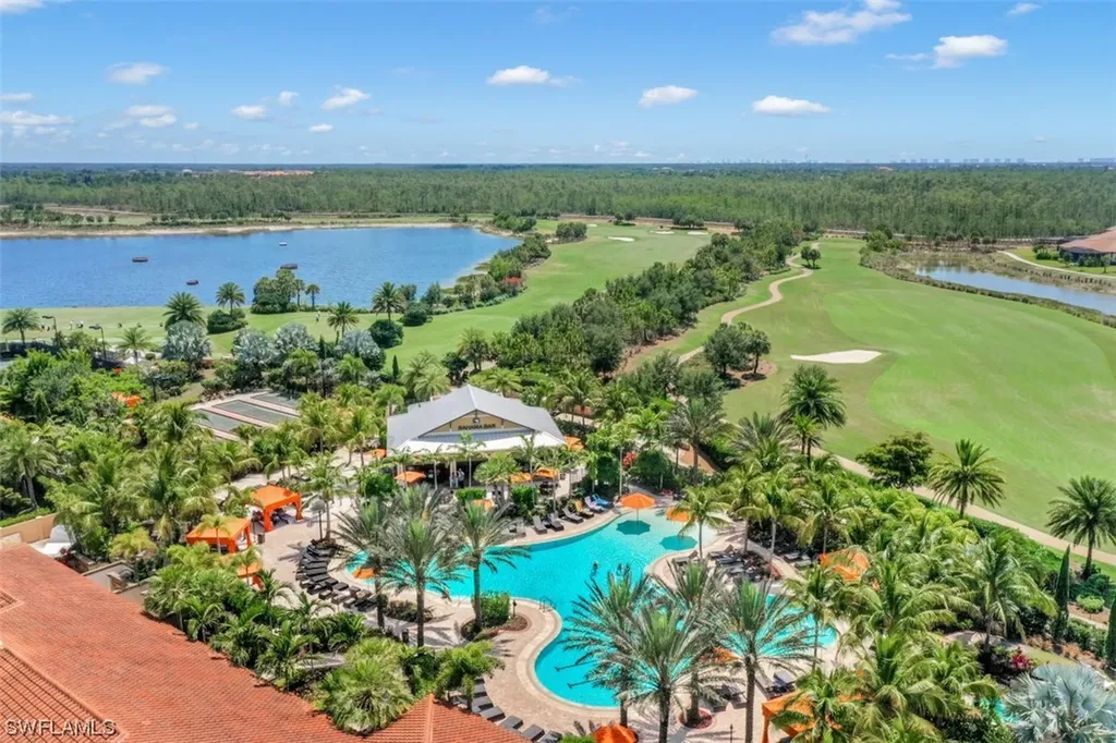 Naples FL, 8777 Bellano Court, Unit 204