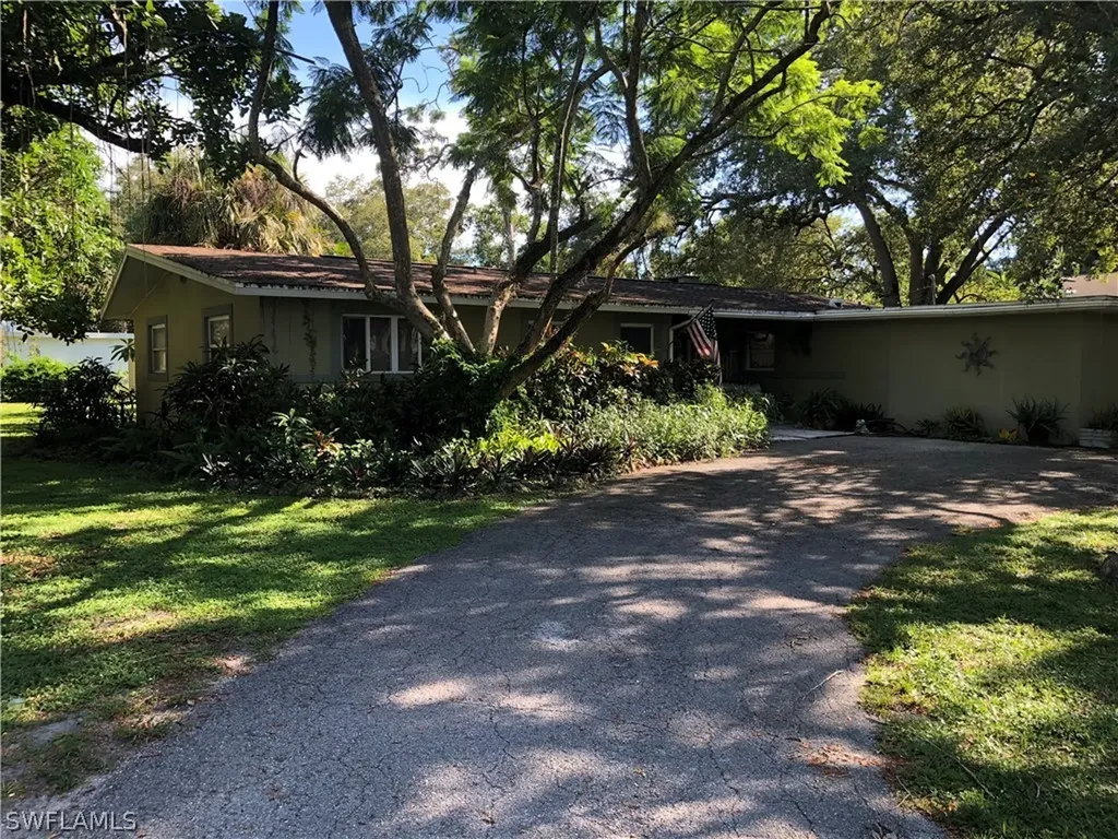 1556 Poinciana Avenue Fort Myers FL 33901