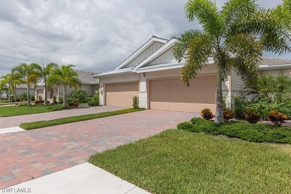 14727 Edgewater Circle Naples FL 34114