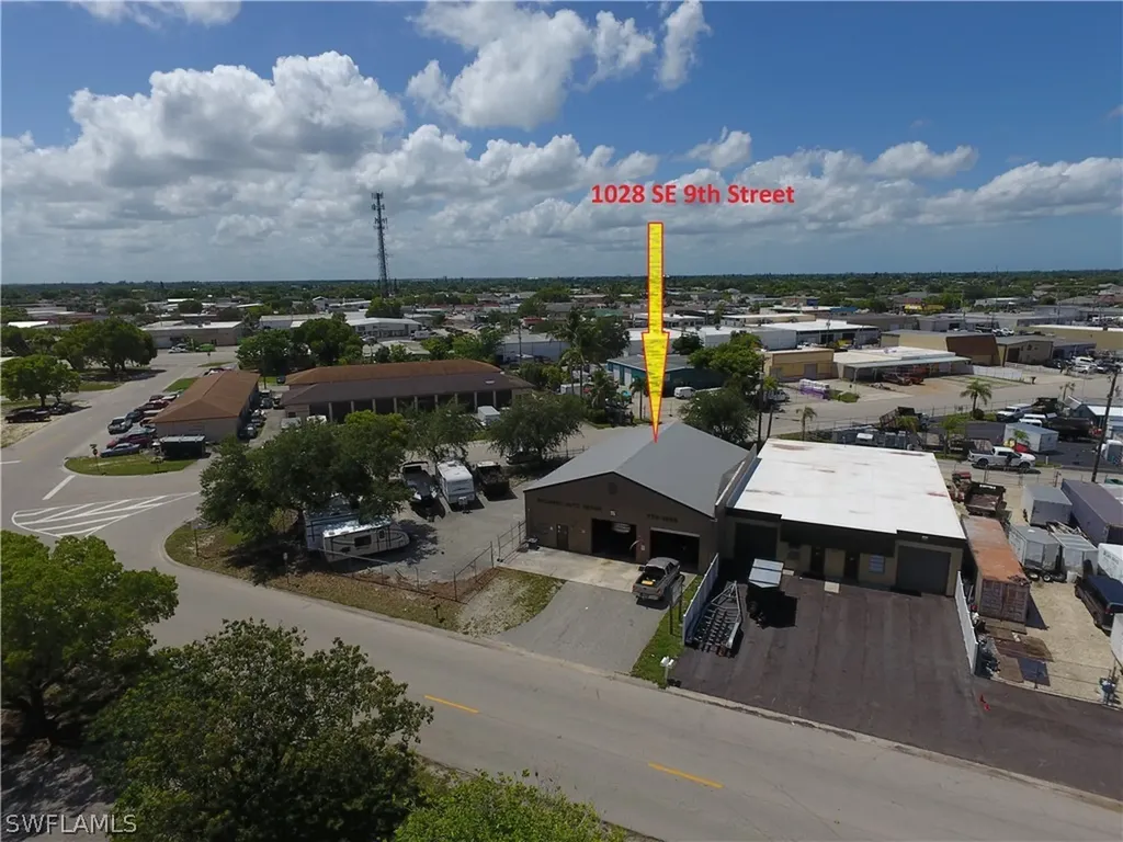 1028 SE 9th Street Cape Coral FL 33990