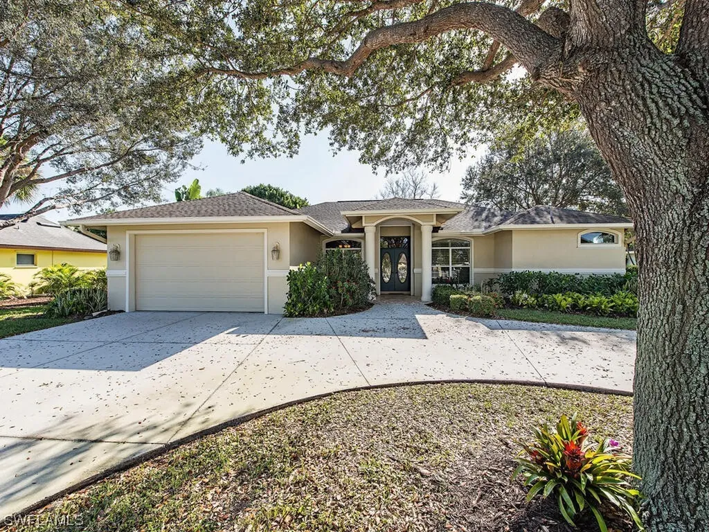 200 Fairway Circle Naples FL 34110