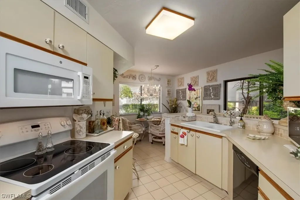 47 Bennington Drive Naples FL 34104