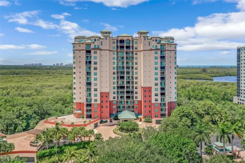 445 Cove Tower Drive Naples FL 34110