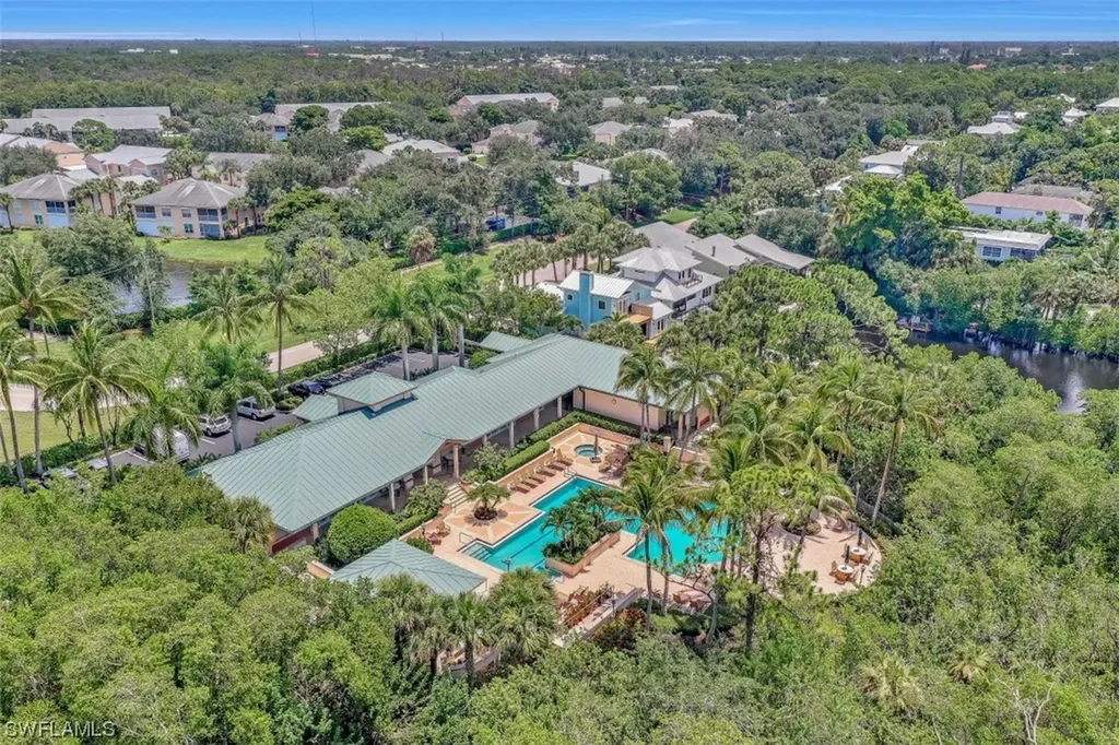 445 Cove Tower Drive Naples FL 34110