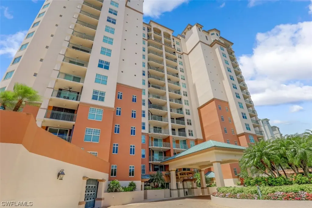 445 Cove Tower Drive Naples FL 34110