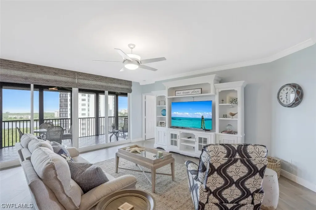 445 Cove Tower Drive Naples FL 34110