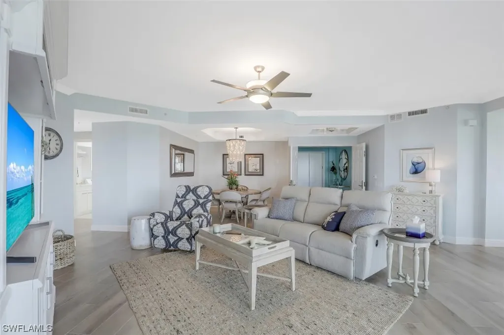 445 Cove Tower Drive Naples FL 34110