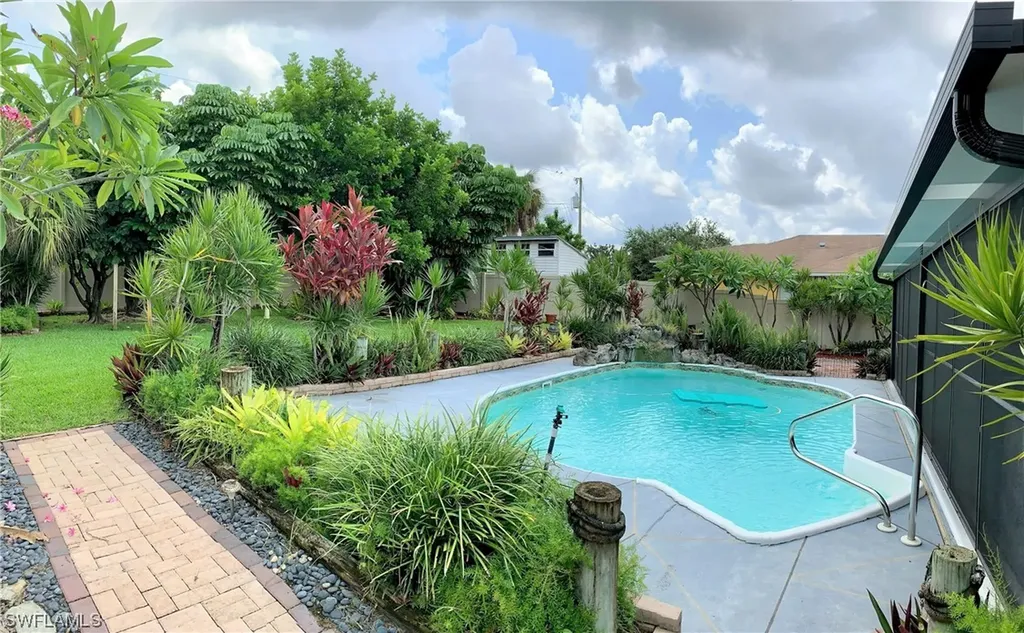 2260 54th Street SW Naples FL 34116