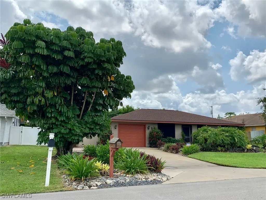 2260 54th Street SW Naples FL 34116