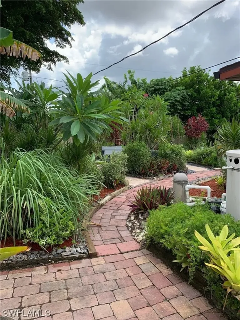 2260 54th Street SW Naples FL 34116