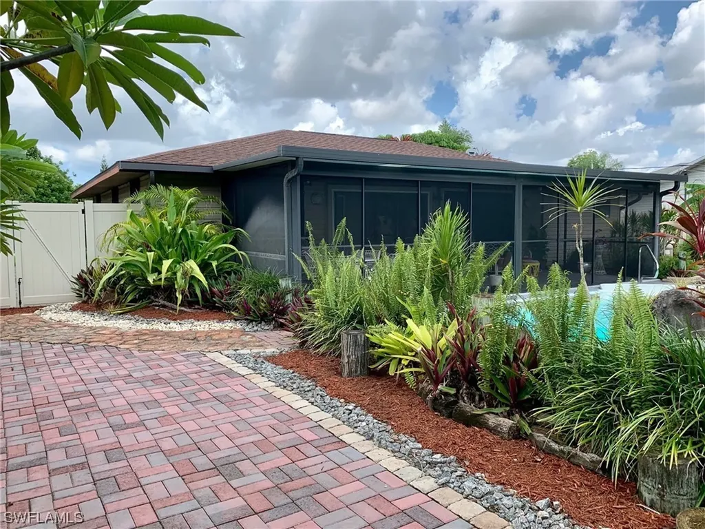 2260 54th Street SW Naples FL 34116
