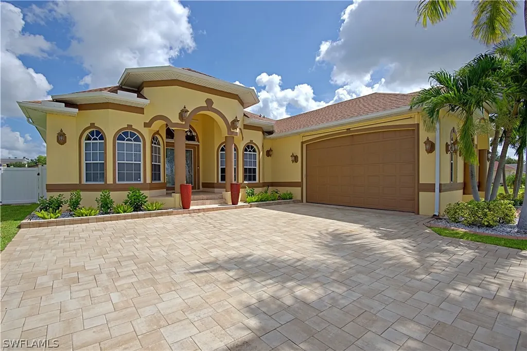 113 SE 28th Terrace Cape Coral FL 33904