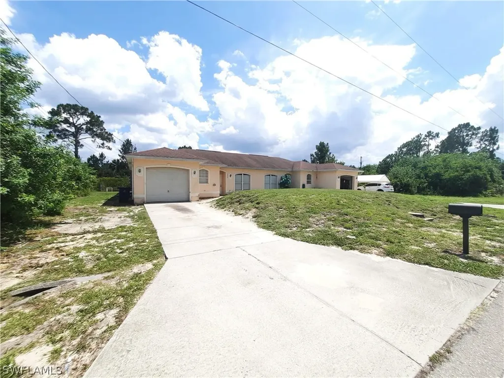 1412 E 12th Street Lehigh Acres FL 33972