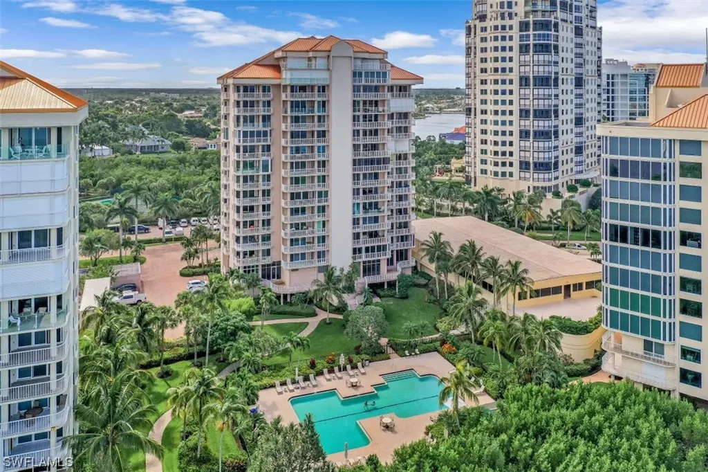 40 Seagate Drive Naples FL 34103
