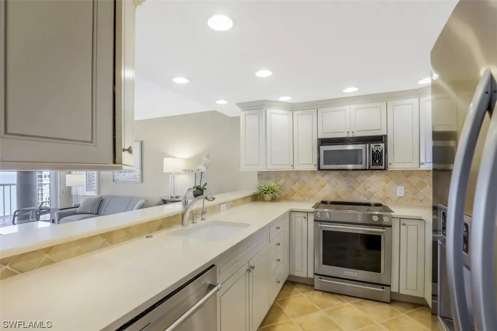 40 Seagate Drive Naples FL 34103