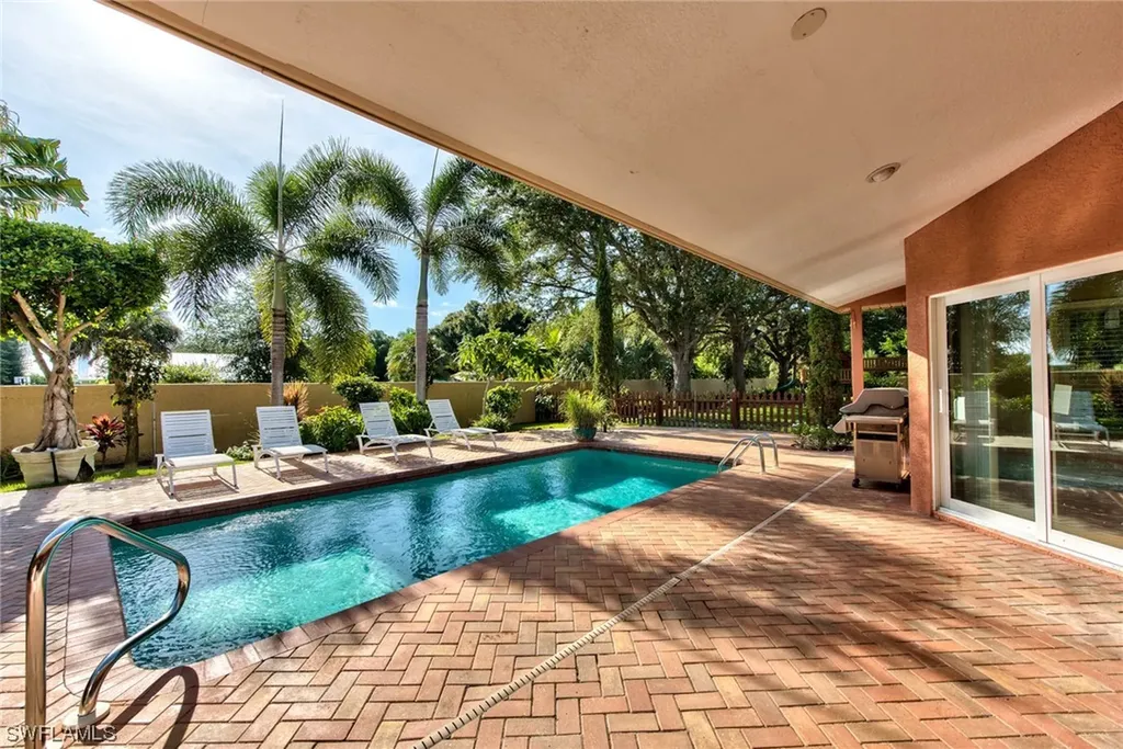 10111 Boca Circle Naples FL 34109