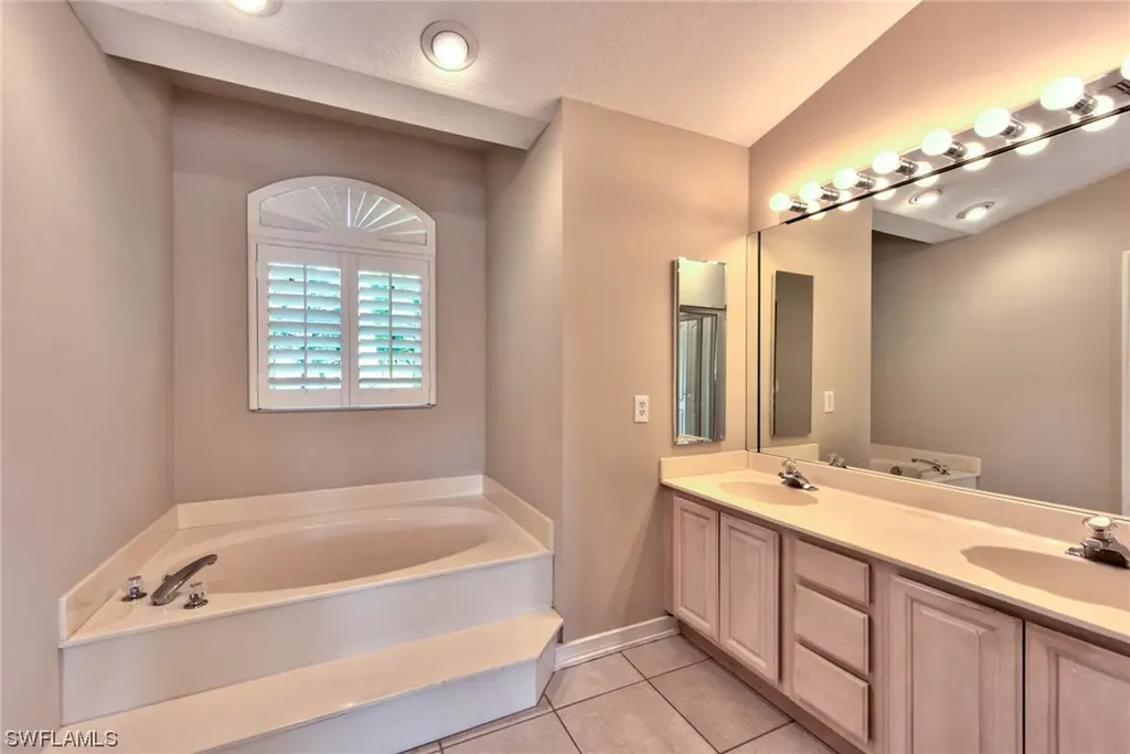 10111 Boca Circle Naples FL 34109