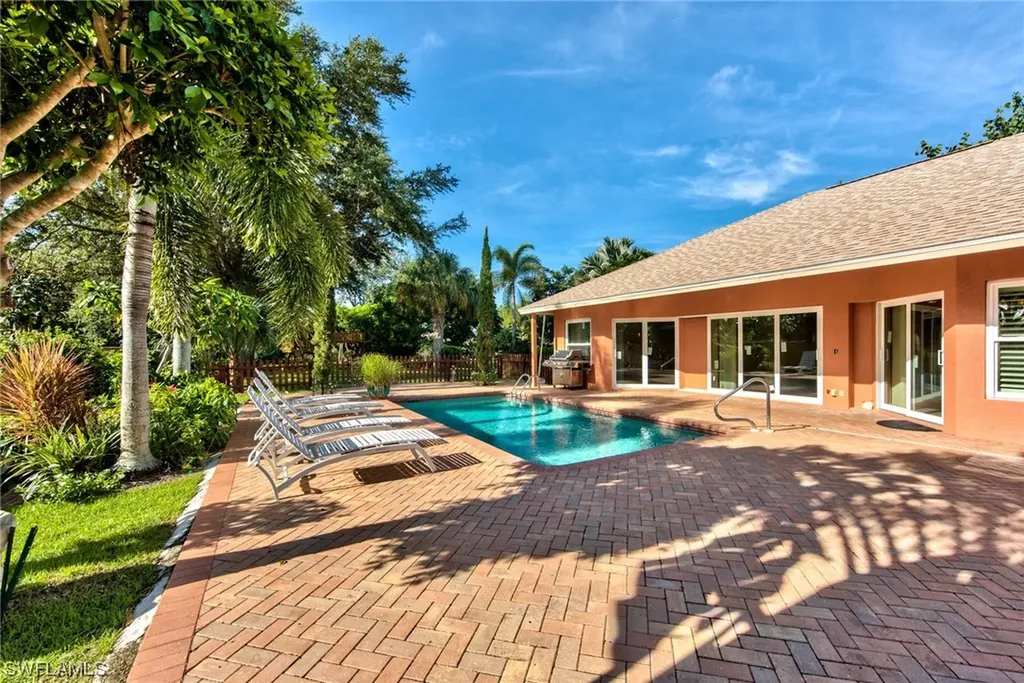 10111 Boca Circle Naples FL 34109