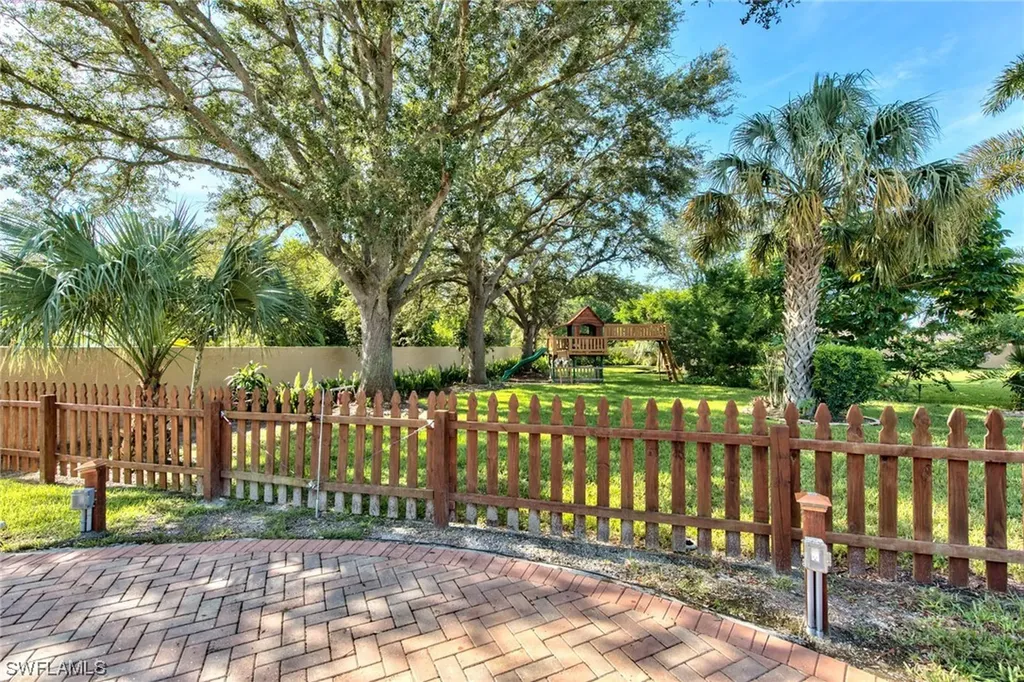 10111 Boca Circle Naples FL 34109