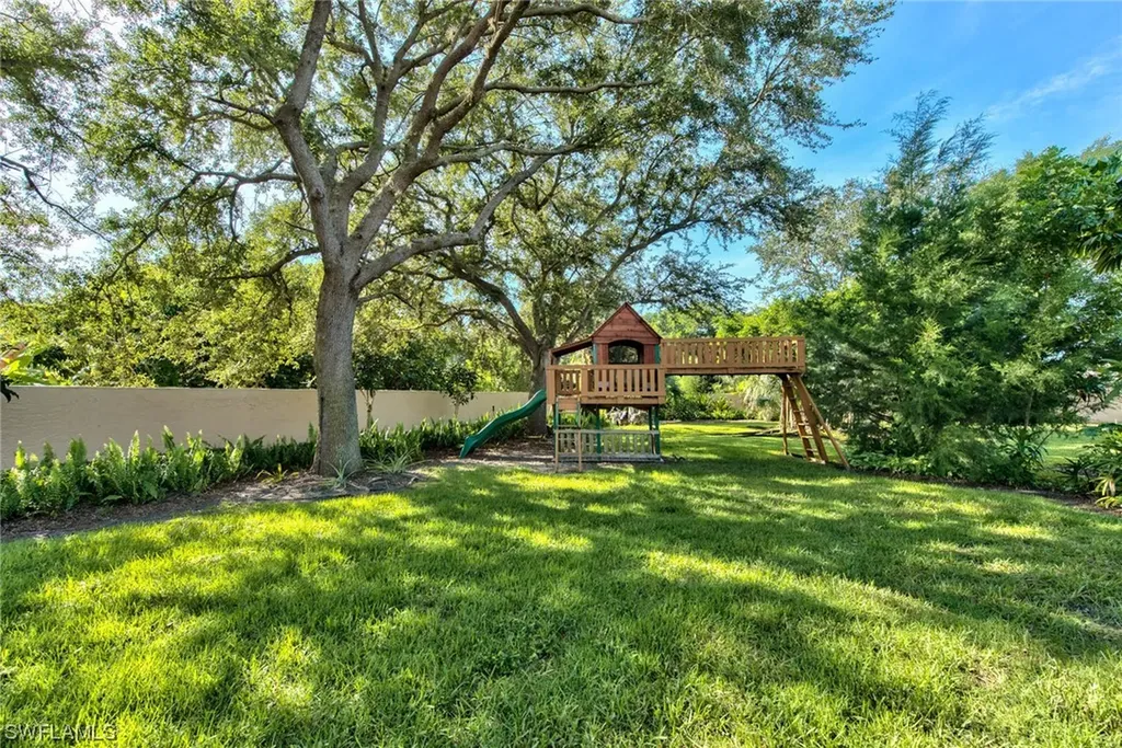 10111 Boca Circle Naples FL 34109