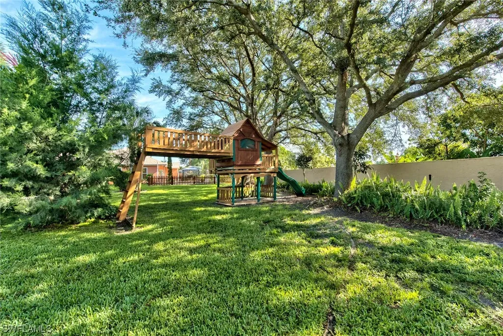 10111 Boca Circle Naples FL 34109