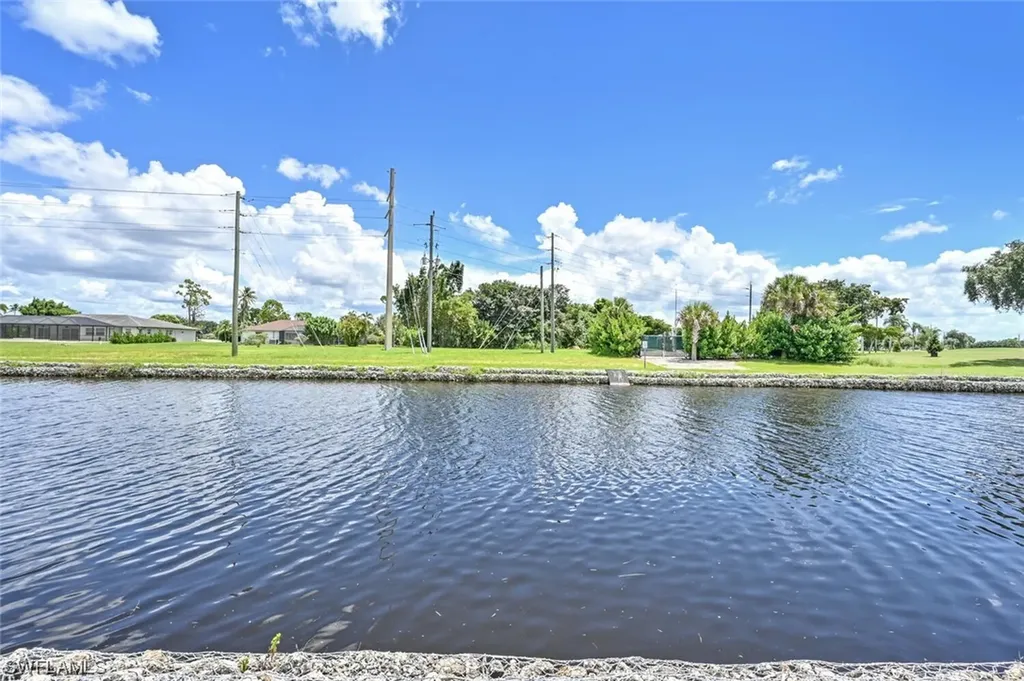 Naples FL, 600 Valley Stream Drive, Unit F1