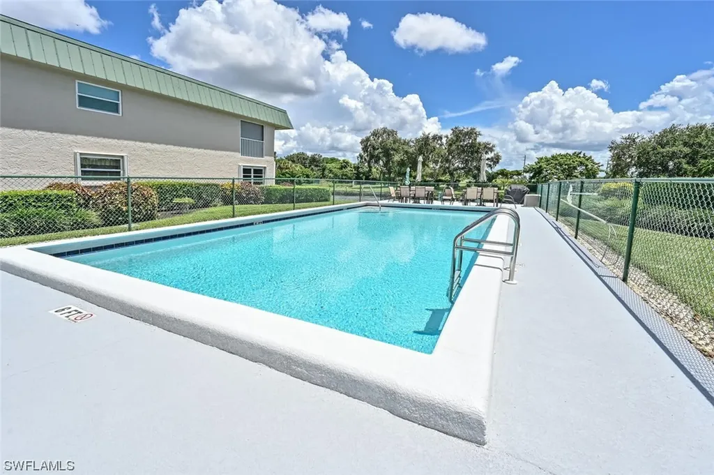 600 Valley Stream Drive Naples FL 34113