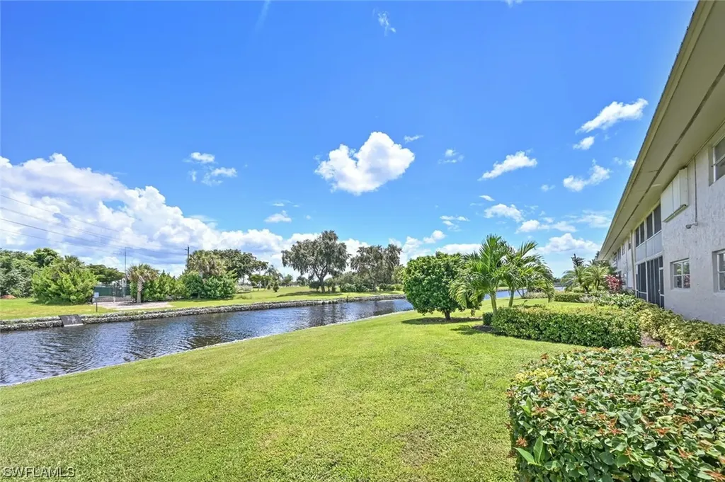 600 Valley Stream Drive Naples FL 34113
