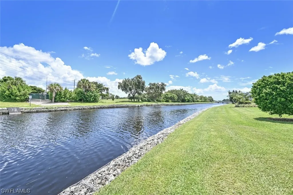 600 Valley Stream Drive Naples FL 34113